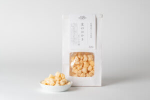 北海道産もち米使用　北のおかき　オホーツクの塩